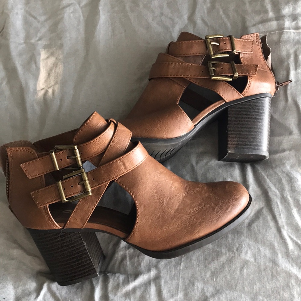 Tilly’s Brown Booties